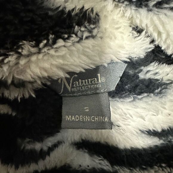 Natural Reflections Geometric Print Sherpa Pullover Quarter Zip Sweater - Picture 6 of 9